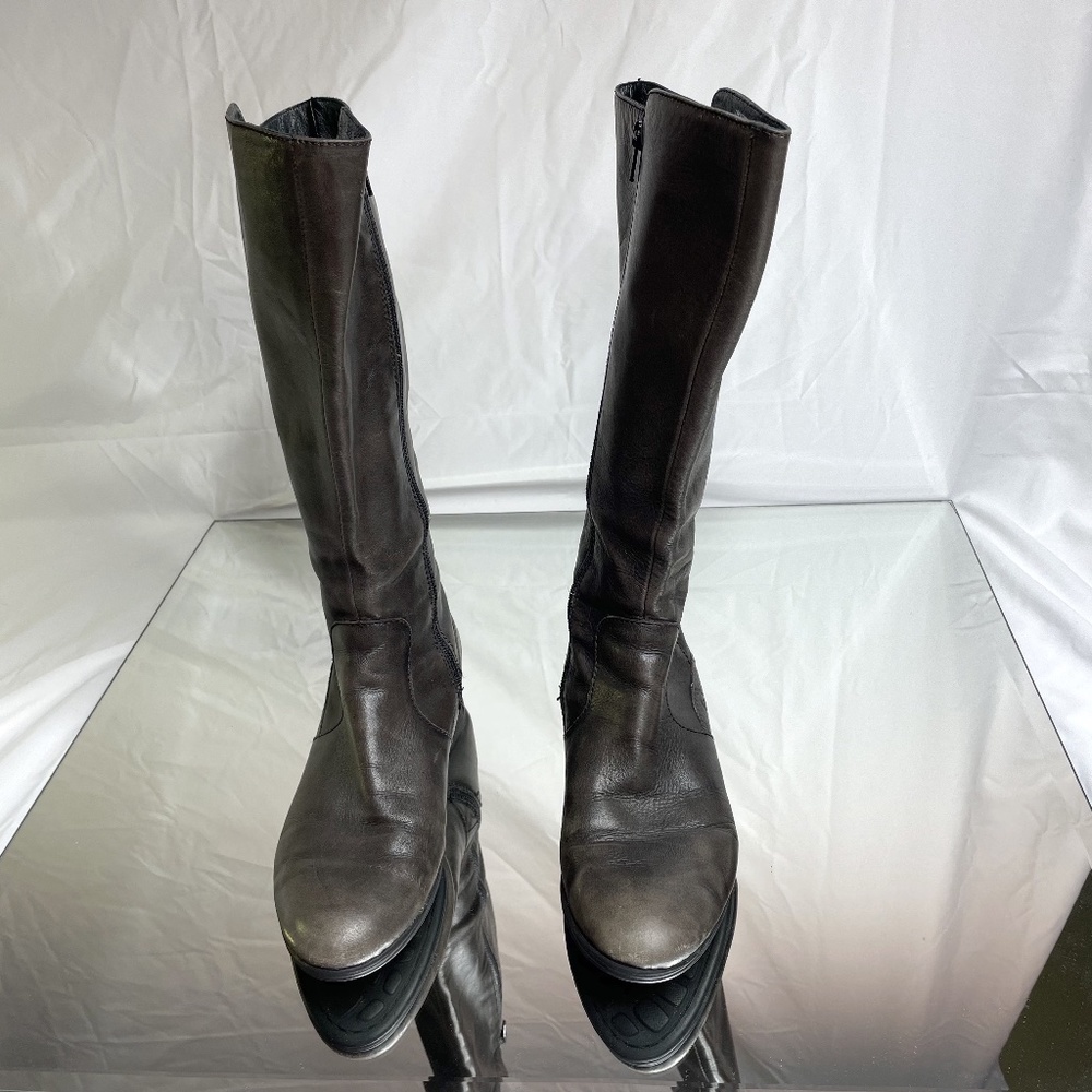 Born Gray Leather Boot Size 8